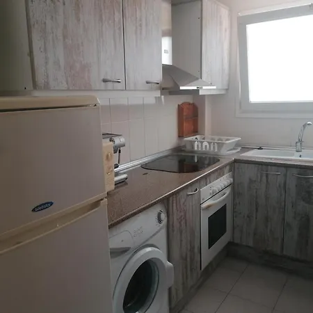 아파트 Good Location, 5 Min, Parking, Air Conditioning *