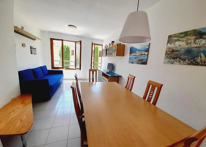 Good Location, 5 Min, Parking, Air Conditioning 아파트 *