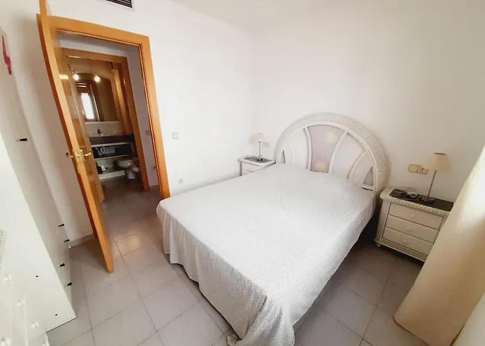 Good Location, 5 Min, Parking, Air Conditioning