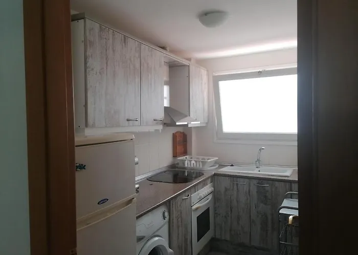 Good Location, 5 Min, Parking, Air Conditioning