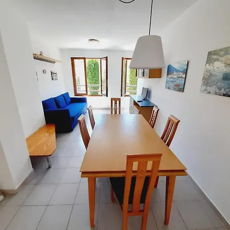 Good Location, 5 Min, Parking, Air Conditioning Апартаменти
