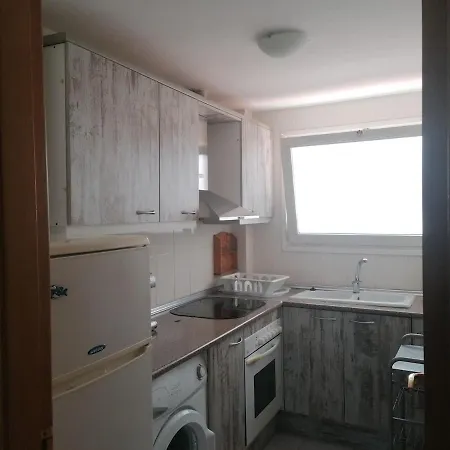 Good Location, 5 Min, Parking, Air Conditioning