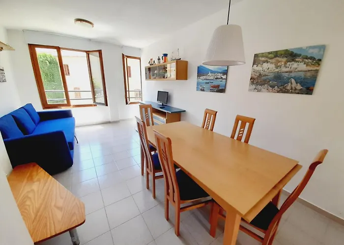 Good Location, 5 Min, Parking, Air Conditioning Apartment *